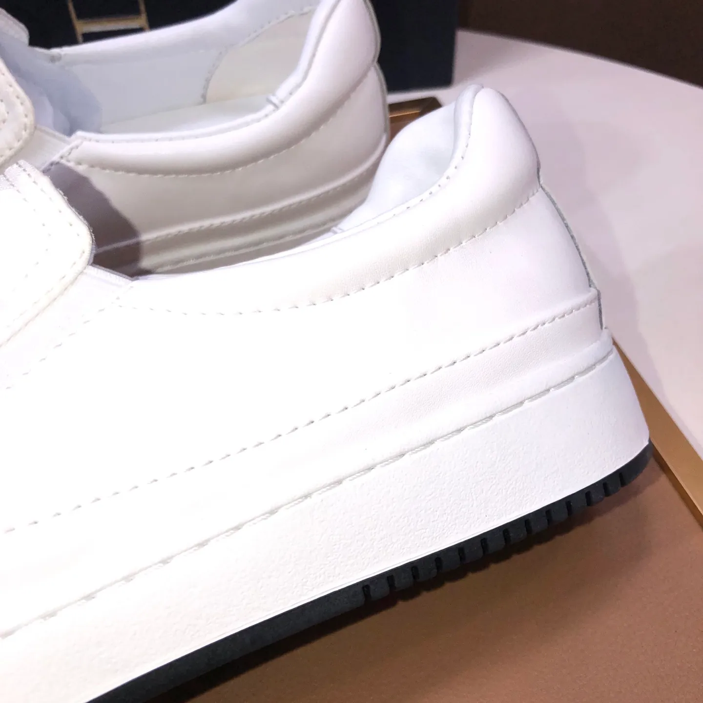 Men's shoes💰420💰【Dior】Official website global debut 🔝The latest masterpiece of high-end men's shoes brand: original special cloth fabric imported from Italy + imported sheepskin lining🔥Original toe-cap rubber outsole Soft and comfortable, making walking more convenient and comfortable! Size: 38-44 (45 can be customized)